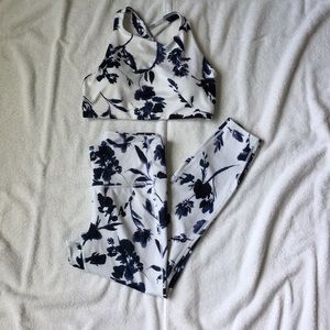 Never worn athleta leggings and sports bra set